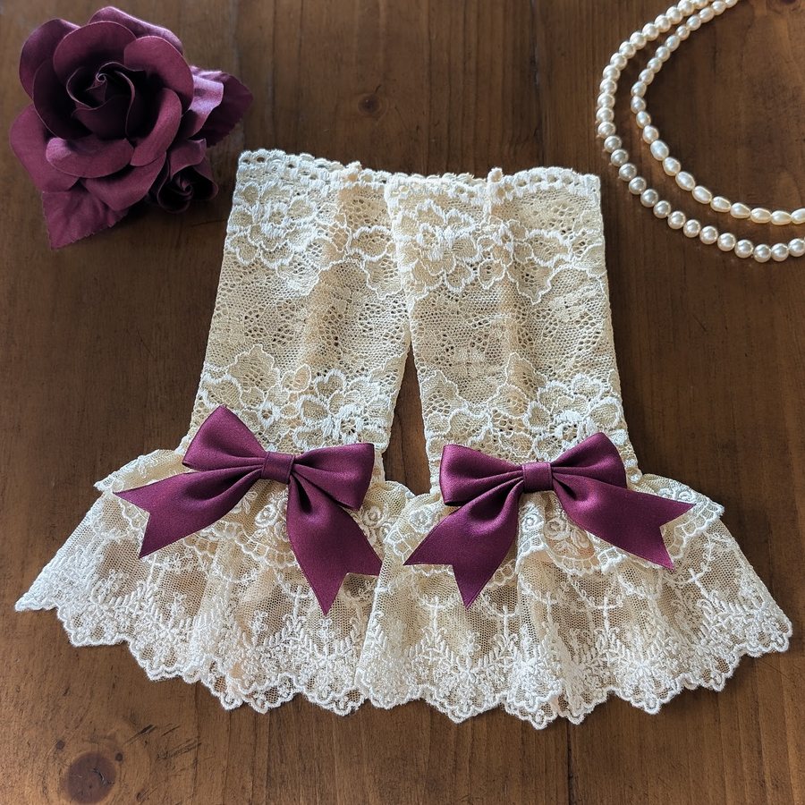 Aria Double Ruffle Lace Cuffs in Bordeaux